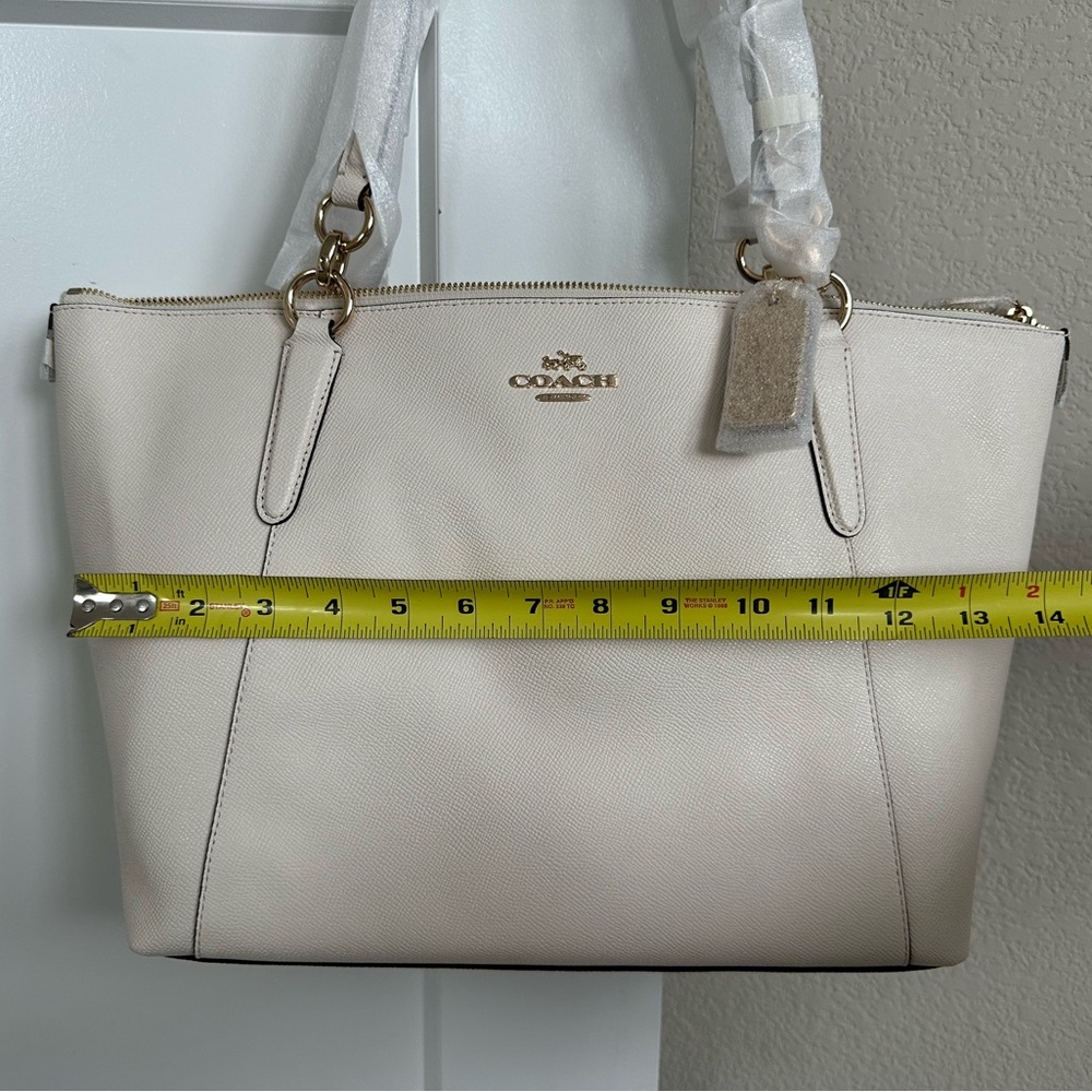 BNWT Coach Ava Tote in Crossgrain Leather – Chalk (F57526) - Picture 6 of 16